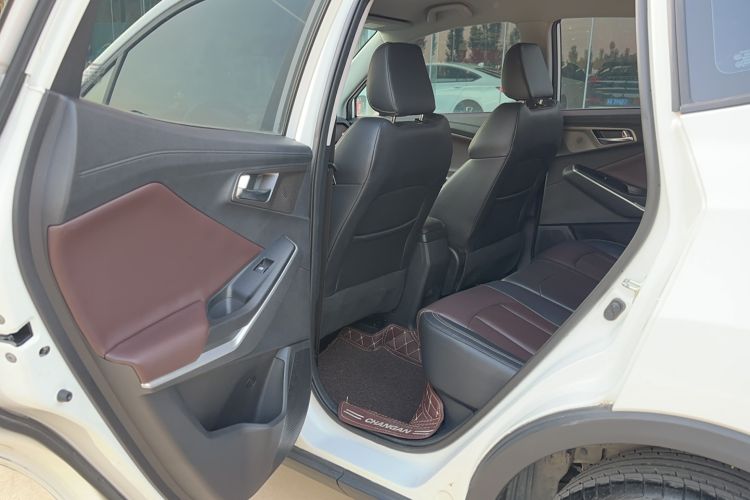 Used CHANGAN CS15 2019 1.5L Manual Entry-Level Version China VI Standard Interior 5