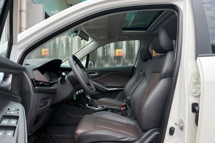 Used CHANGAN CS15 2019 1.5L Automatic Entry Model China VI Standard Interior 5