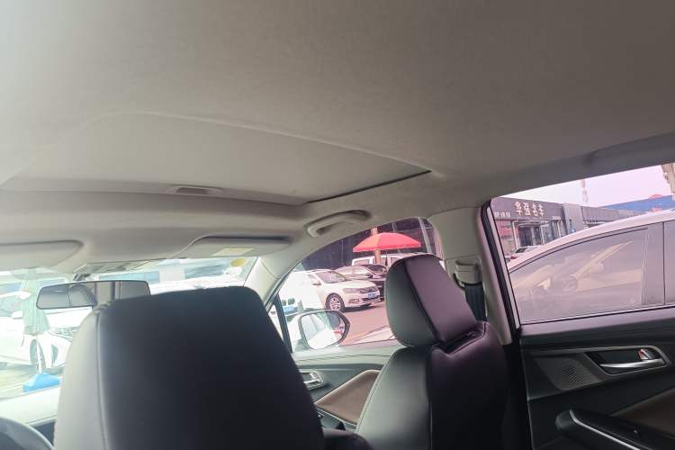 Used CHANGAN CS15 2019 1.5L Automatic Entry Model China V Standard Interior 6