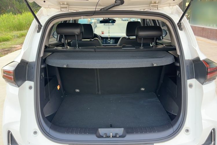 Used CHANGAN CS15 2019 1.5L Manual Entry-Level Version China VI Standard Interior 6