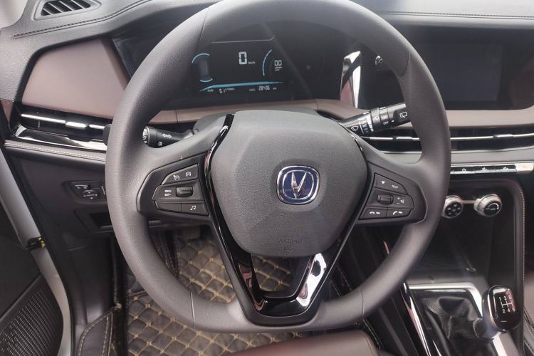 Used CHANGAN CS15 2019 1.5L Manual Entry-Level Version China V Standard Interior 6