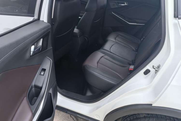 Used CHANGAN CS15 2019 1.5L Automatic Entry Model China VI Standard Interior 6