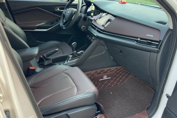 Used CHANGAN CS15 2019 1.5L Manual Entry-Level Version China VI Standard Interior 7