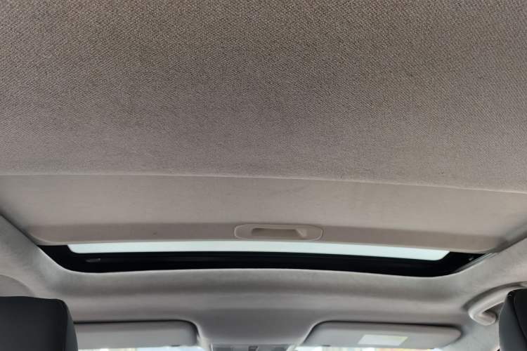 Used CHANGAN CS15 2019 1.5L Automatic Entry Model China VI Standard Interior 7