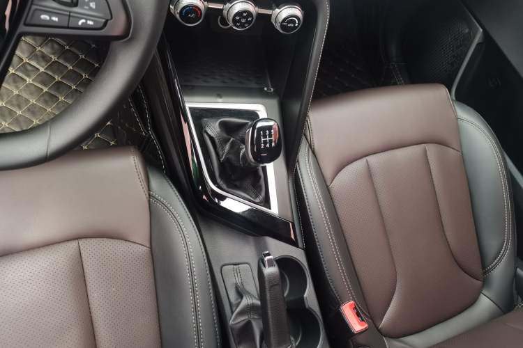 Used CHANGAN CS15 2019 1.5L Manual Entry-Level Version China V Standard Interior 8