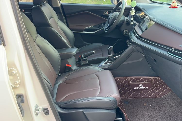 Used CHANGAN CS15 2019 1.5L Manual Entry-Level Version China VI Standard Interior 9