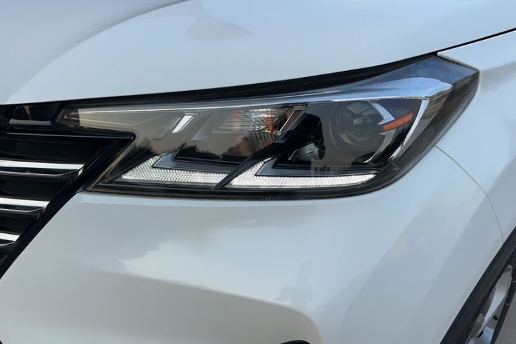 Used CHANGAN CS15 2019 1.5L Manual Entry-Level Version China VI Standard Left Front Headlight