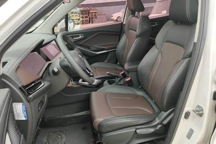 Used CHANGAN CS15 2019 1.5L Automatic Entry Model China VI Standard Left Front Seat
