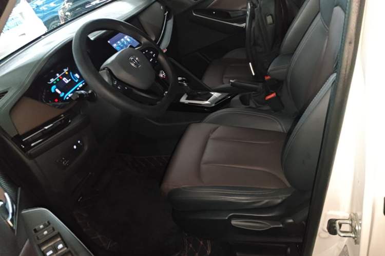 Used CHANGAN CS15 2019 1.5L Automatic Entry Model China VI Standard Left Front Seat