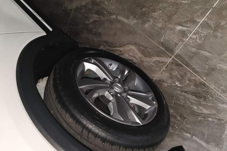 Used CHANGAN CS15 2019 1.5L Automatic Entry Model China VI Standard Left Front Wheel Hub