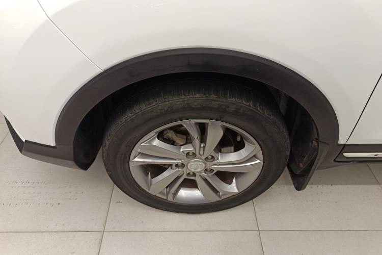 Used CHANGAN CS15 2019 1.5L Automatic Entry Model China VI Standard Left Front Wheel Hub