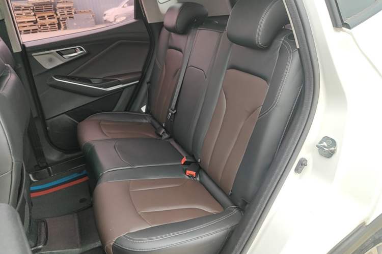 Used CHANGAN CS15 2019 1.5L Automatic Entry Model China VI Standard Left Rear Seat