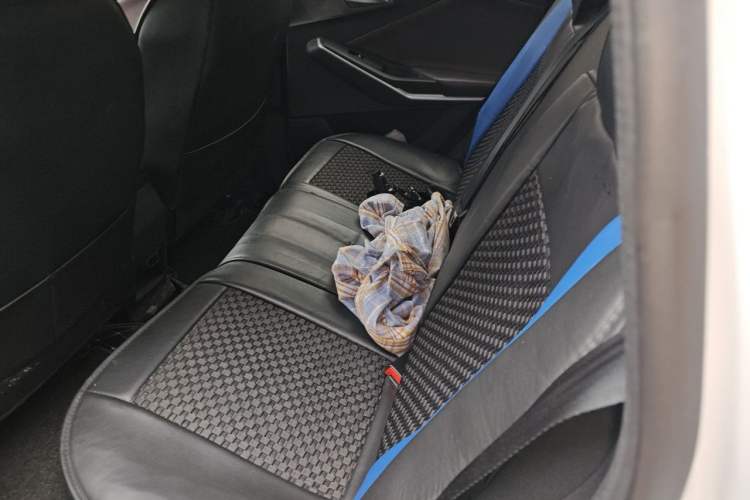 Used CHANGAN CS15 2019 1.5L Manual Comfort Model China VI Standard Left Rear Seat
