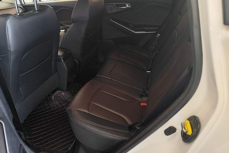 Used CHANGAN CS15 2019 1.5L Manual Entry-Level Version China VI Standard Left Rear Seat
