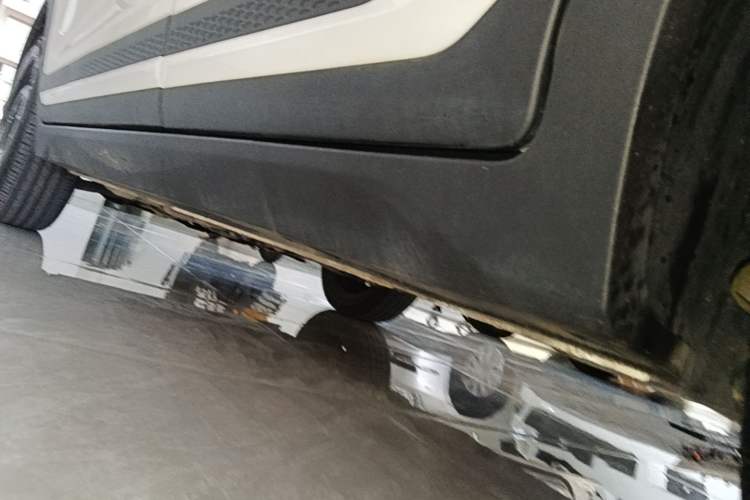 Used CHANGAN CS15 2019 1.5L Manual Comfort Model China VI Standard Left Side Sill
