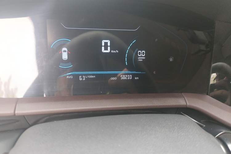 Used CHANGAN CS15 2019 1.5L Automatic Entry Model China V Standard Odometer Close Up