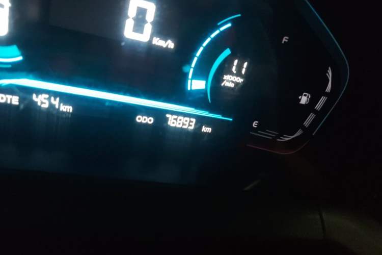 Used CHANGAN CS15 2019 1.5L Automatic Entry Model China V Standard Odometer Close Up