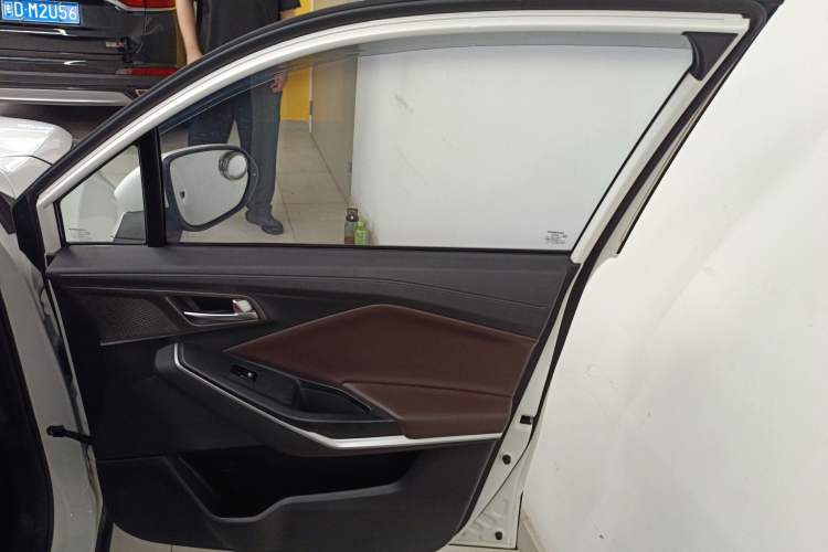 Used CHANGAN CS15 2019 1.5L Automatic Entry Model China VI Standard Right Front Door Interior