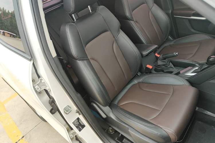 Used CHANGAN CS15 2019 1.5L Automatic Entry Model China VI Standard Right Front Seat