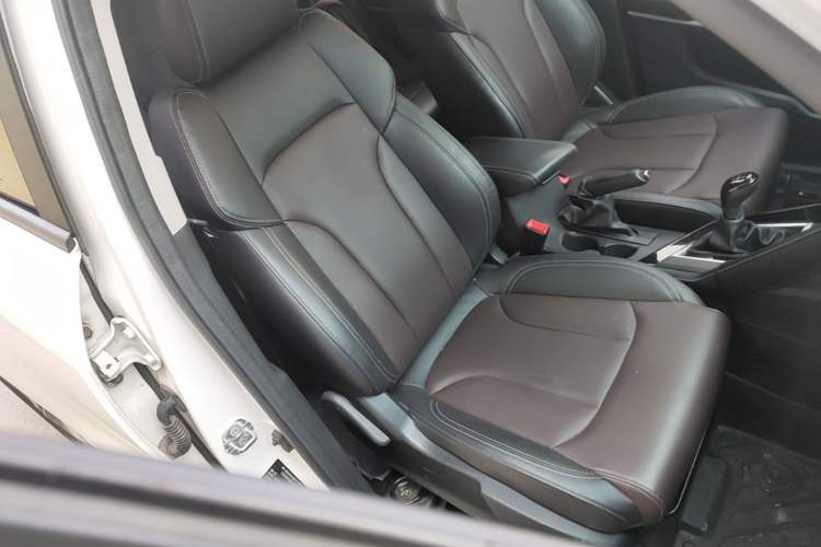 Used CHANGAN CS15 2019 1.5L Manual Entry-Level Version China VI Standard Right Front Seat