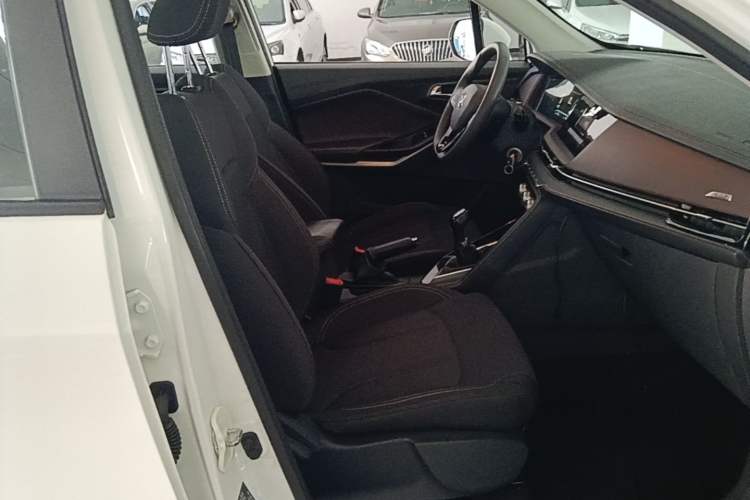 Used CHANGAN CS15 2019 1.5L Manual Comfort Model China VI Standard Right Front Seat