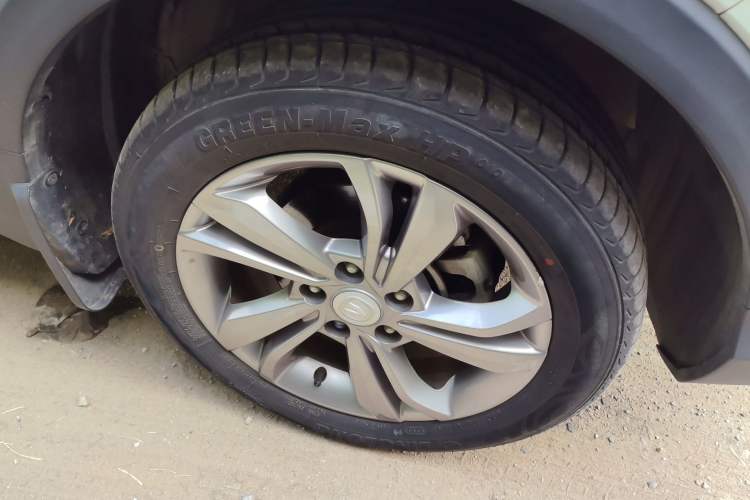 Used CHANGAN CS15 2019 1.5L Automatic Entry Model China VI Standard Right Front Wheel Hub
