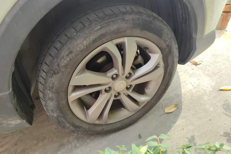 Used CHANGAN CS15 2019 1.5L Manual Entry-Level Version China VI Standard Right Front Wheel Hub