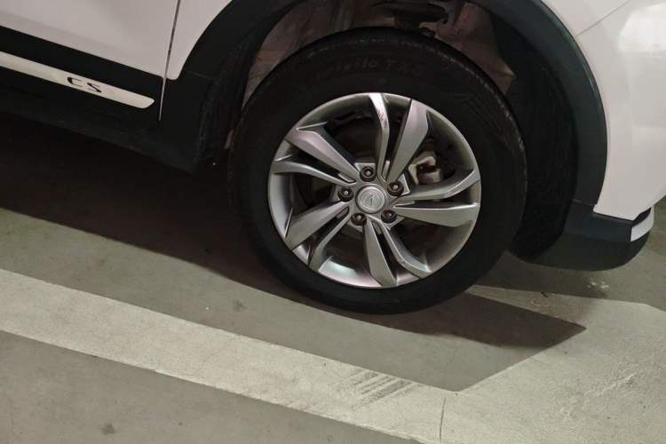 Used CHANGAN CS15 2019 1.5L Automatic Entry Model China V Standard Right Front Wheel Hub
