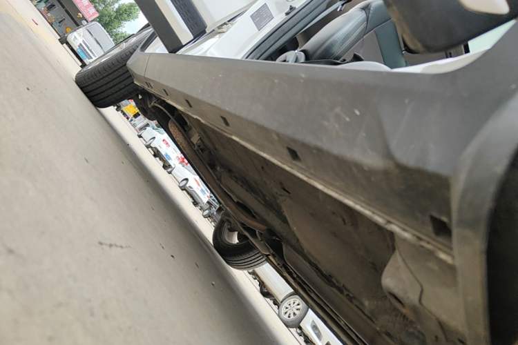 Used CHANGAN CS15 2019 1.5L Automatic Entry Model China VI Standard Right Side Sill