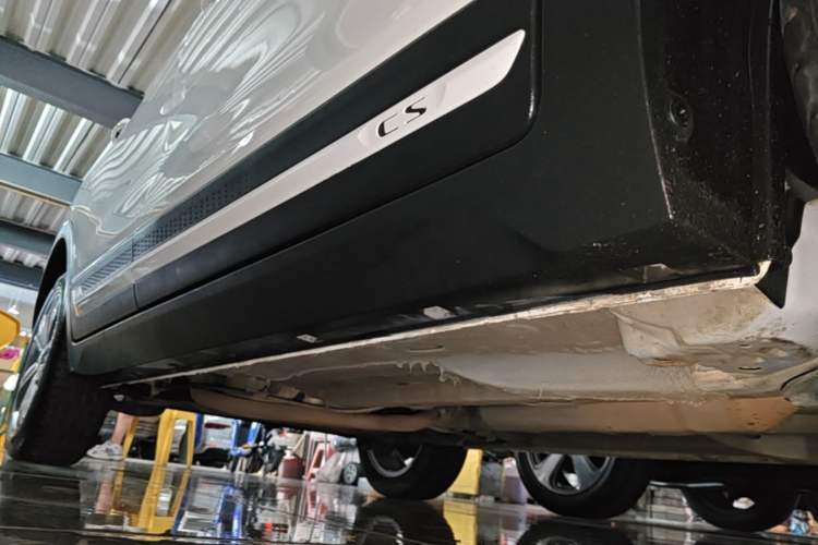 Used CHANGAN CS15 2019 1.5L Automatic Entry Model China VI Standard Right Side Sill