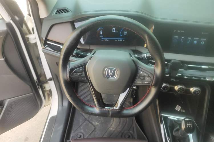 Used CHANGAN CS15 2019 1.5L Manual Entry-Level Version China VI Standard Steering Wheel