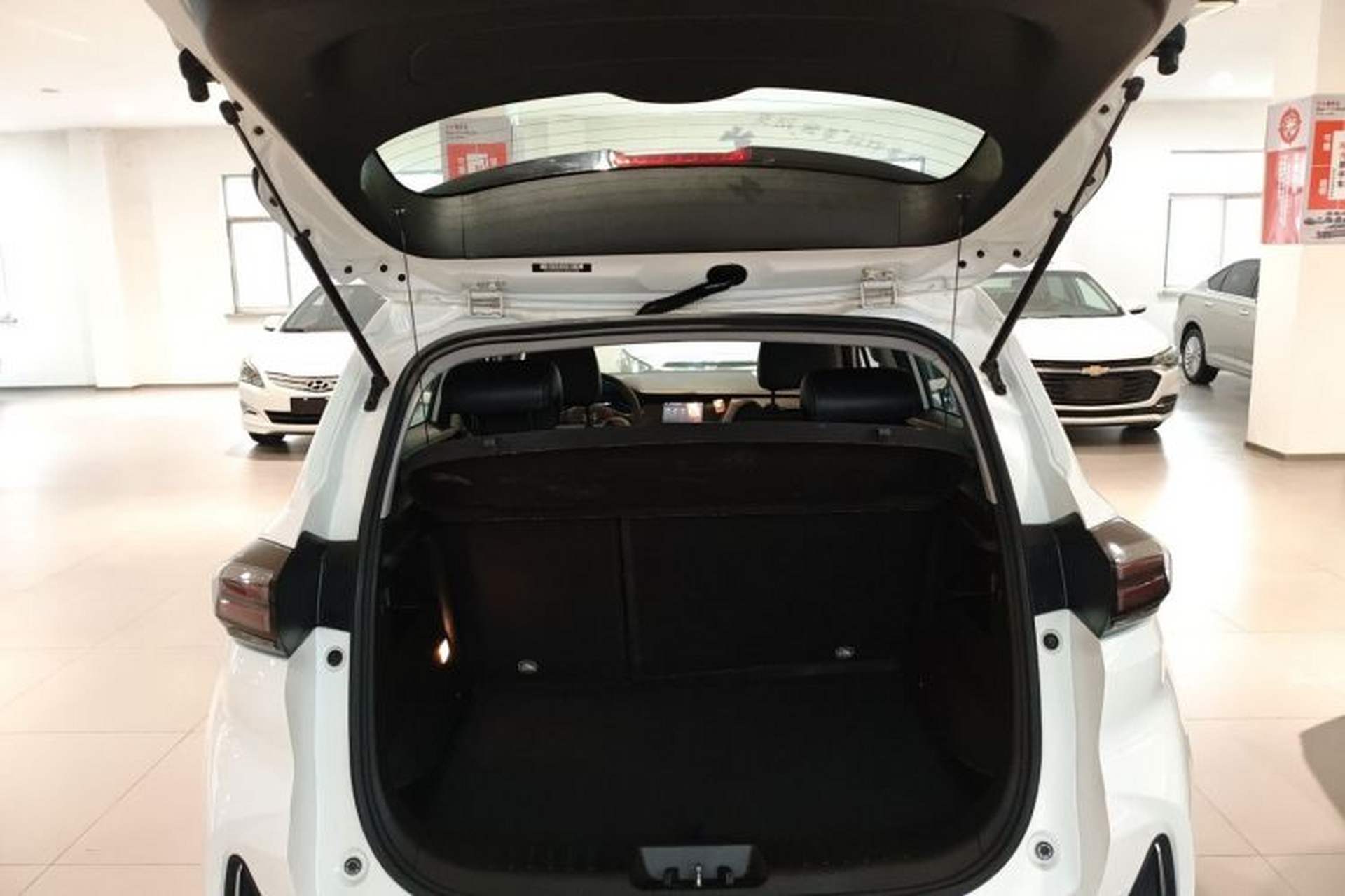 Used CHANGAN CS15 2019 1.5L Automatic Entry Model China VI Standard Trunk