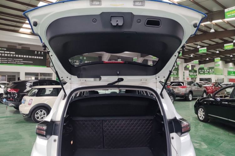 Used CHANGAN CS15 2019 1.5L Manual Enjoyment Model China VI Standard Trunk