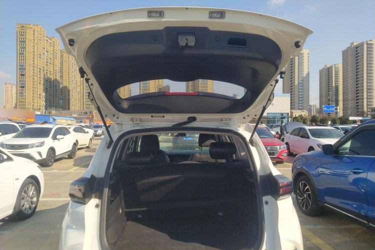 Used CHANGAN CS15 2019 1.5L Automatic Entry Model China VI Standard Trunk