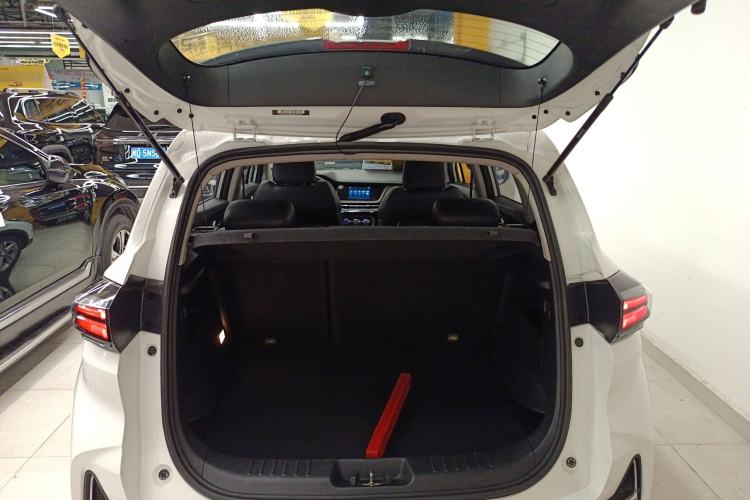 Used CHANGAN CS15 2019 1.5L Automatic Entry Model China VI Standard Trunk