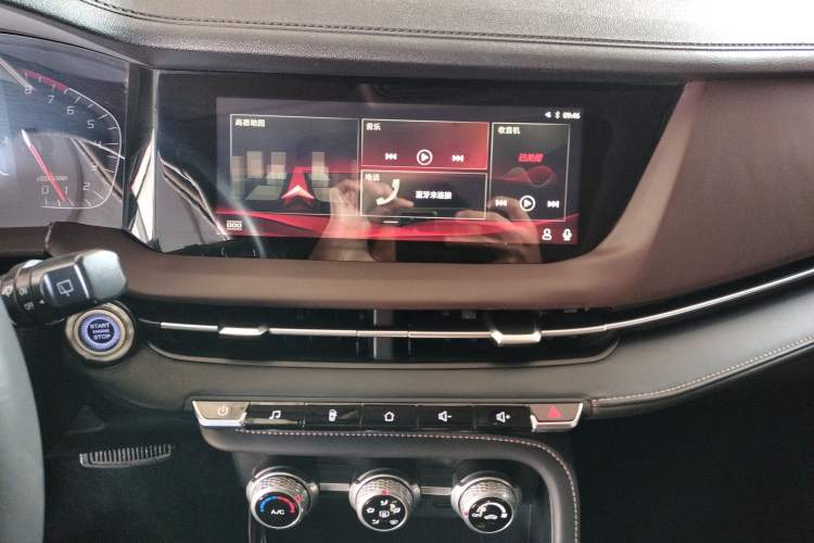 Used CHANGAN CS15 2019 1.5L Automatic Flagship Version China VI Standard Audio And AC Panel