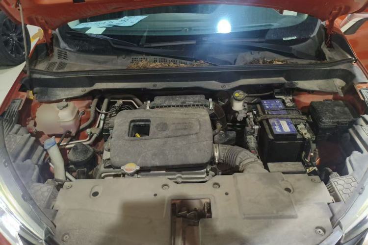 Used CHANGAN CS15 2019 1.5L Automatic Flagship Version China VI Standard Engine Bay