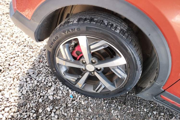 Used CHANGAN CS15 2019 1.5L Automatic Flagship Version China VI Standard Exterior 2