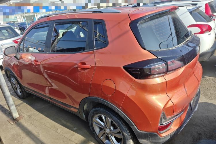 Used CHANGAN CS15 2019 1.5L Manual Entry-Level Version China VI Standard Exterior 3