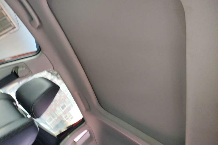 Used CHANGAN CS15 2019 1.5L Automatic Flagship Version China VI Standard Headliner