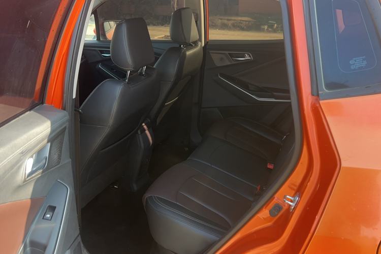 Used CHANGAN CS15 2019 1.5L Automatic Flagship Version China VI Standard Interior 2