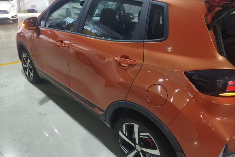 Used CHANGAN CS15 2019 1.5L Automatic Flagship Version China VI Standard Left Side