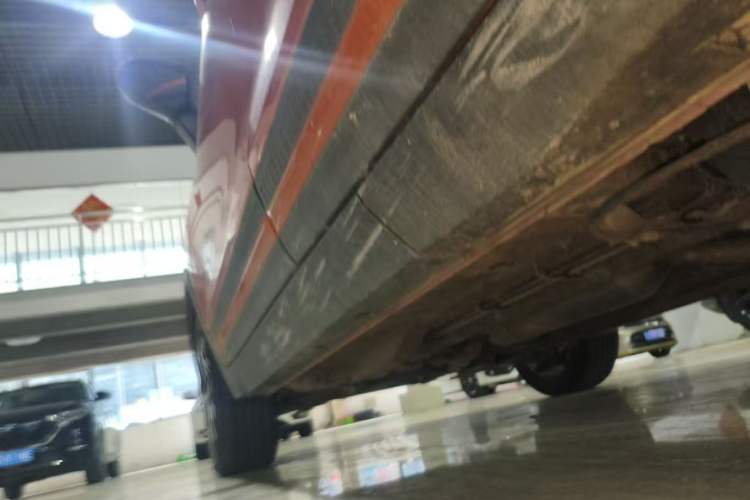 Used CHANGAN CS15 2019 1.5L Automatic Flagship Version China VI Standard Left Side Sill