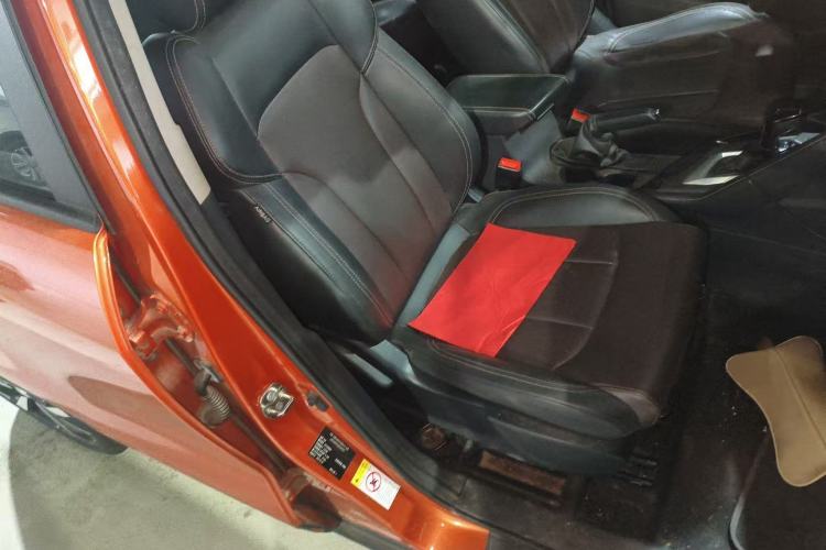 Used CHANGAN CS15 2019 1.5L Automatic Flagship Version China VI Standard Right Front Seat