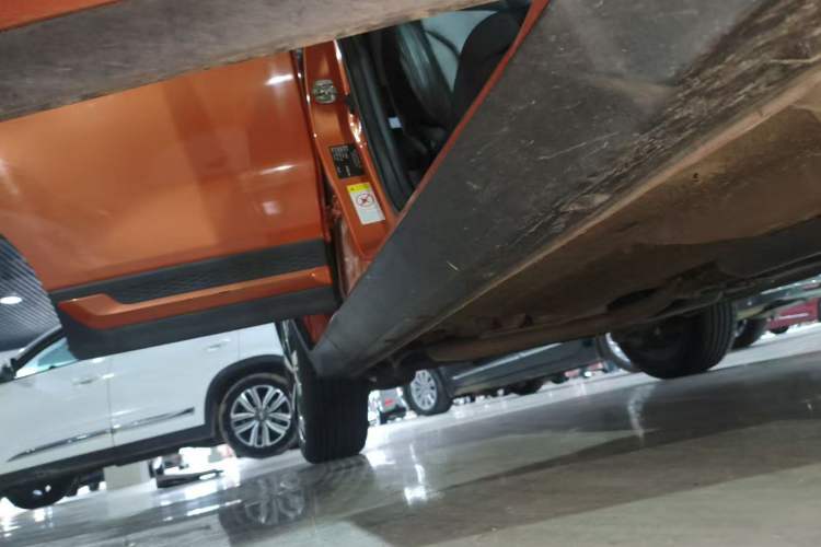 Used CHANGAN CS15 2019 1.5L Automatic Flagship Version China VI Standard Right Side Sill