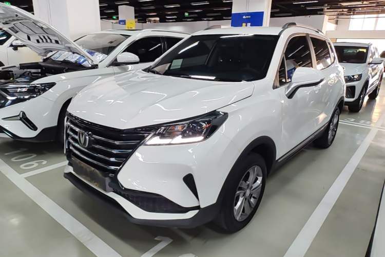 Used CHANGAN CS15 2021 1.5L Manual Entry-Level Trim Guazi used car, China used car export, Used car for sale, Used CHANGAN cars, Cheapest cars for sale