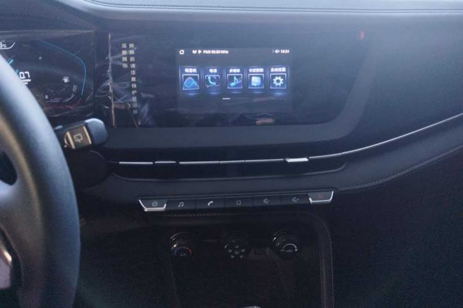 Used CHANGAN CS15 2021 1.5L Automatic Entry-Level Trim Audio And AC Panel