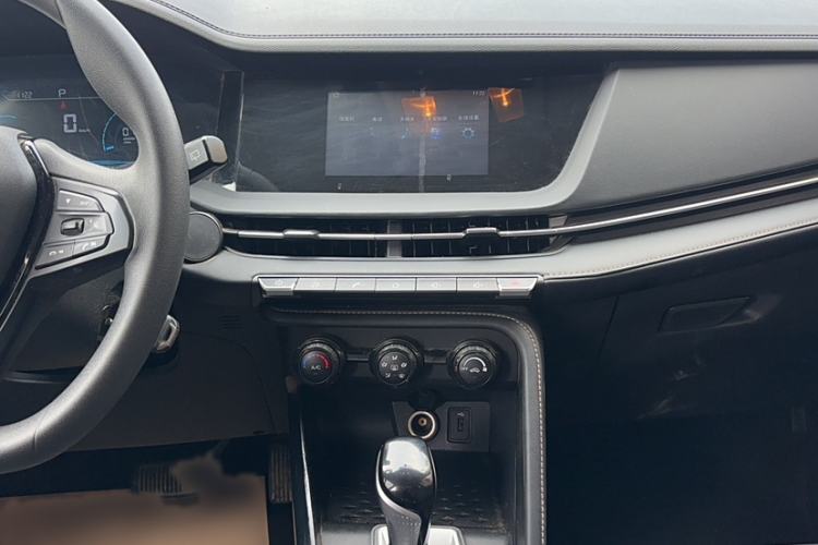 Used CHANGAN CS15 2021 1.5L Automatic Entry-Level Trim Audio And AC Panel
