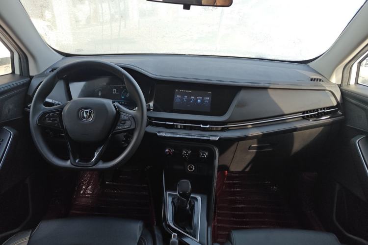 Used CHANGAN CS15 2021 1.5L Manual Entry-Level Trim Center Console
