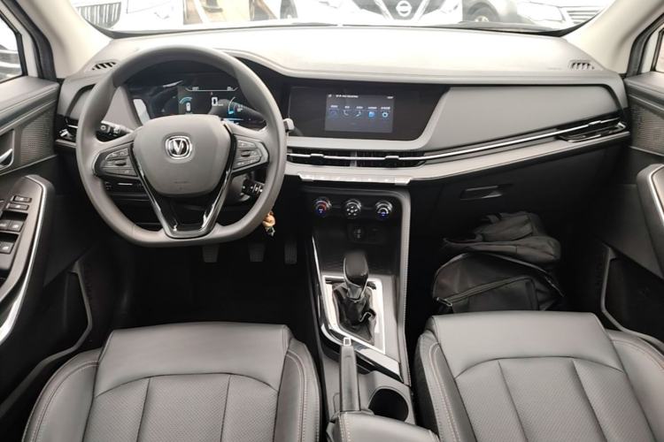 Used CHANGAN CS15 2021 1.5L Manual Entry-Level Trim Center Console